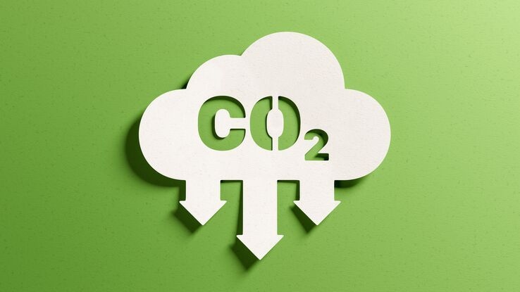 Die Grafik zeigt eine Wolke, aus der drei Pfeile nach unten zeigen. In der weißen Wolke steht das Wort CO2.