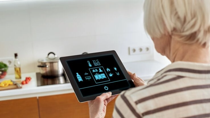 Smart Home kann das Leben im Alter erleichtern.