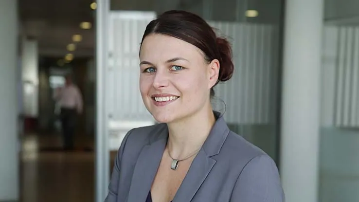 Christina Gebauer Senior Kundenbetreuerin Interhyp (Fachverantwortung) Geprüfte Fachfrau für Immobiliardarlehensvermittlung