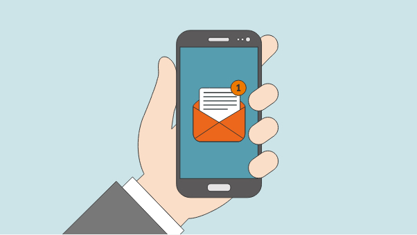 Die Grafik zeigt eine Hand mit Smartphone. Darin ist ein Brief abgebildet und deutet auf einen Newsletter hin.
