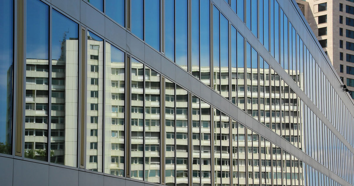 Trotz der Coronapandemie steigen die Immobilienpreise weiter an, das liegt aber auch an den hohen Genehmigunszahlen für Immmobilien.